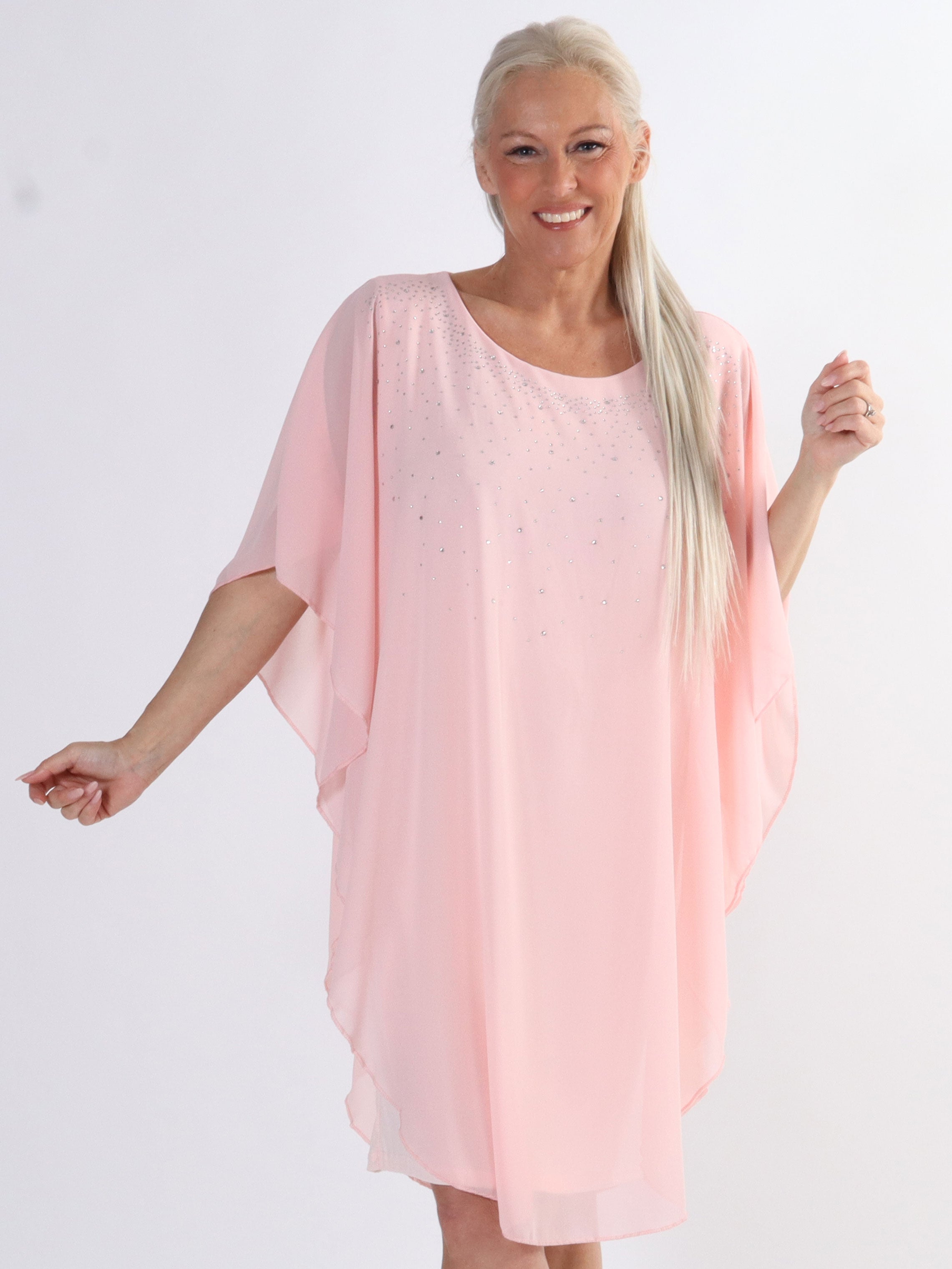 Kenya Crystal - Plus size tunikakjole med chiffonlag og similisten